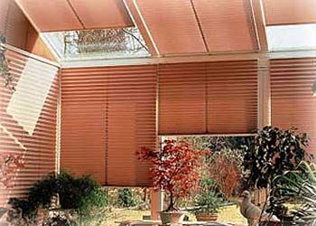 Oferta Tehnologic Grup include sisteme de protectie solara pentru interior si exterior, plase impotriava insectelor si solutii pentru deschideri rezidentiale si automatizari.